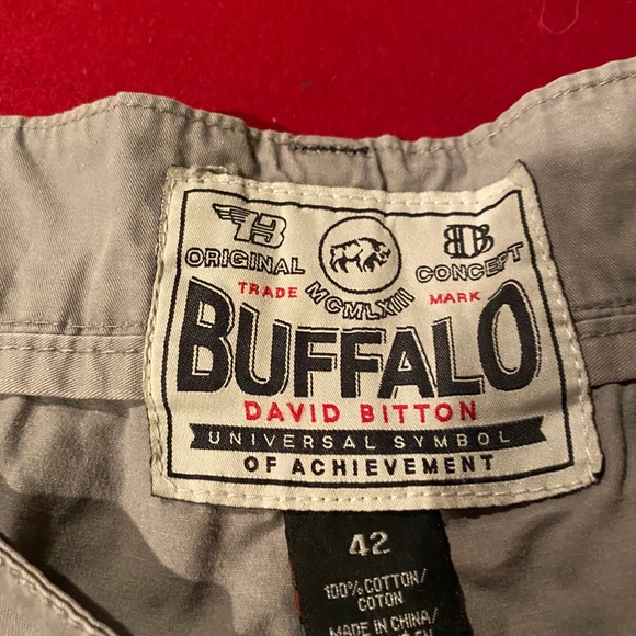 Shorts - Picture 3 of 3